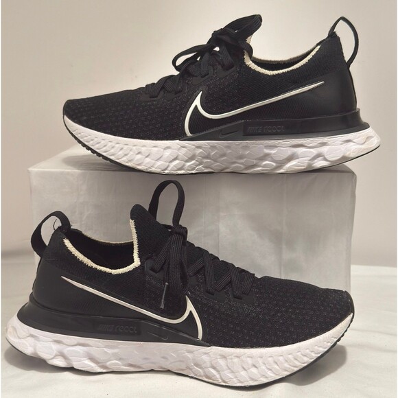 Nike Women’s Size 8.5 - Picture 1 of 8